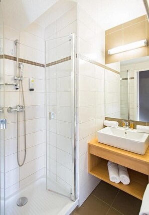 Shower, hair dryer - Wifi, 300m from ski slopes, balcony, parking, tv, ski locker, 25m², Pra Loup (Pra Loup)