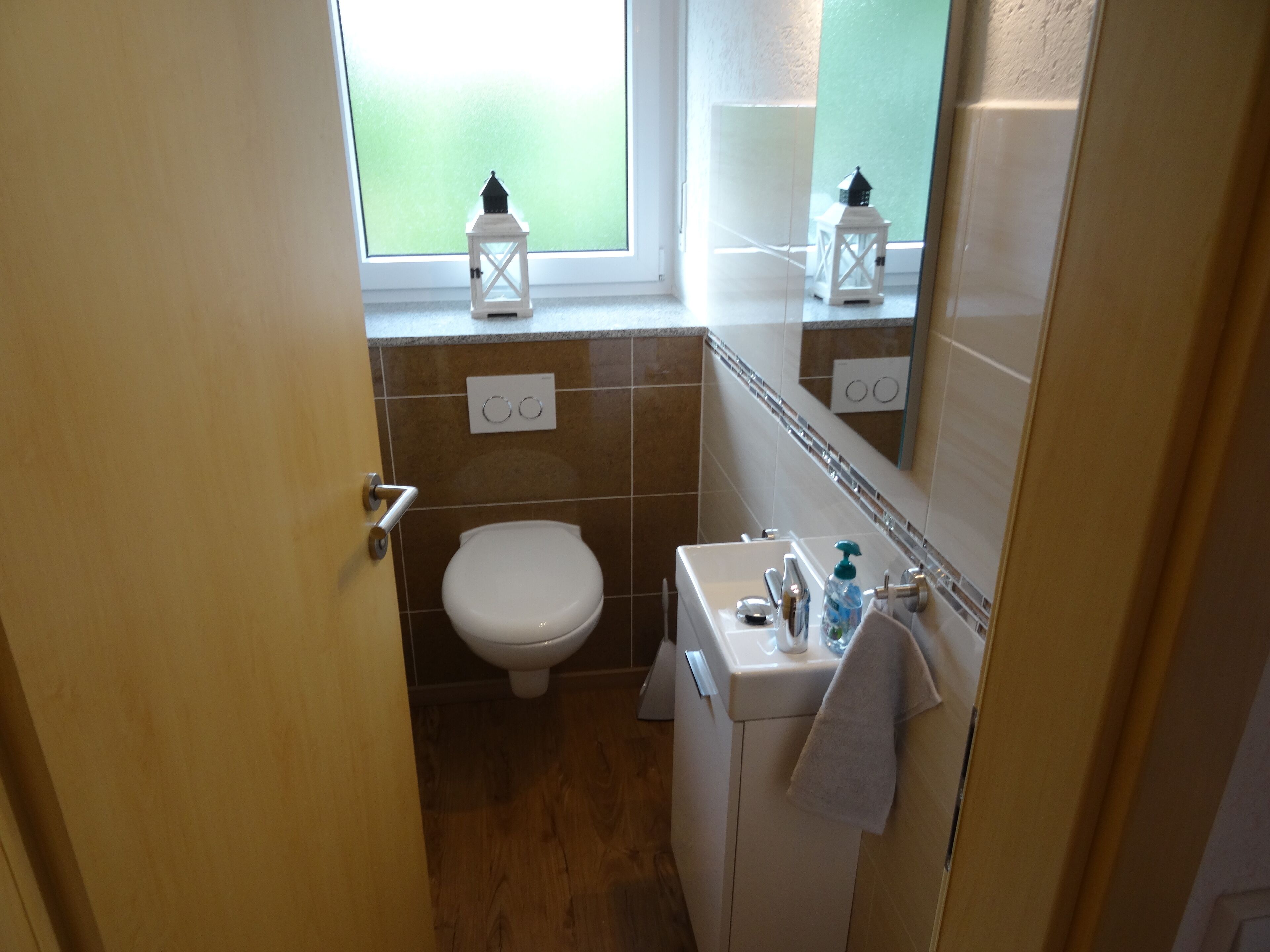 Douche, serviettes fournies, papier toilette