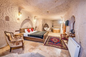 Cave Room, Jacuzzi