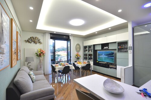 SUITE CASERTA DELUXE near the Royal Palace of Caserta, WIFI, Netflix, parking ..