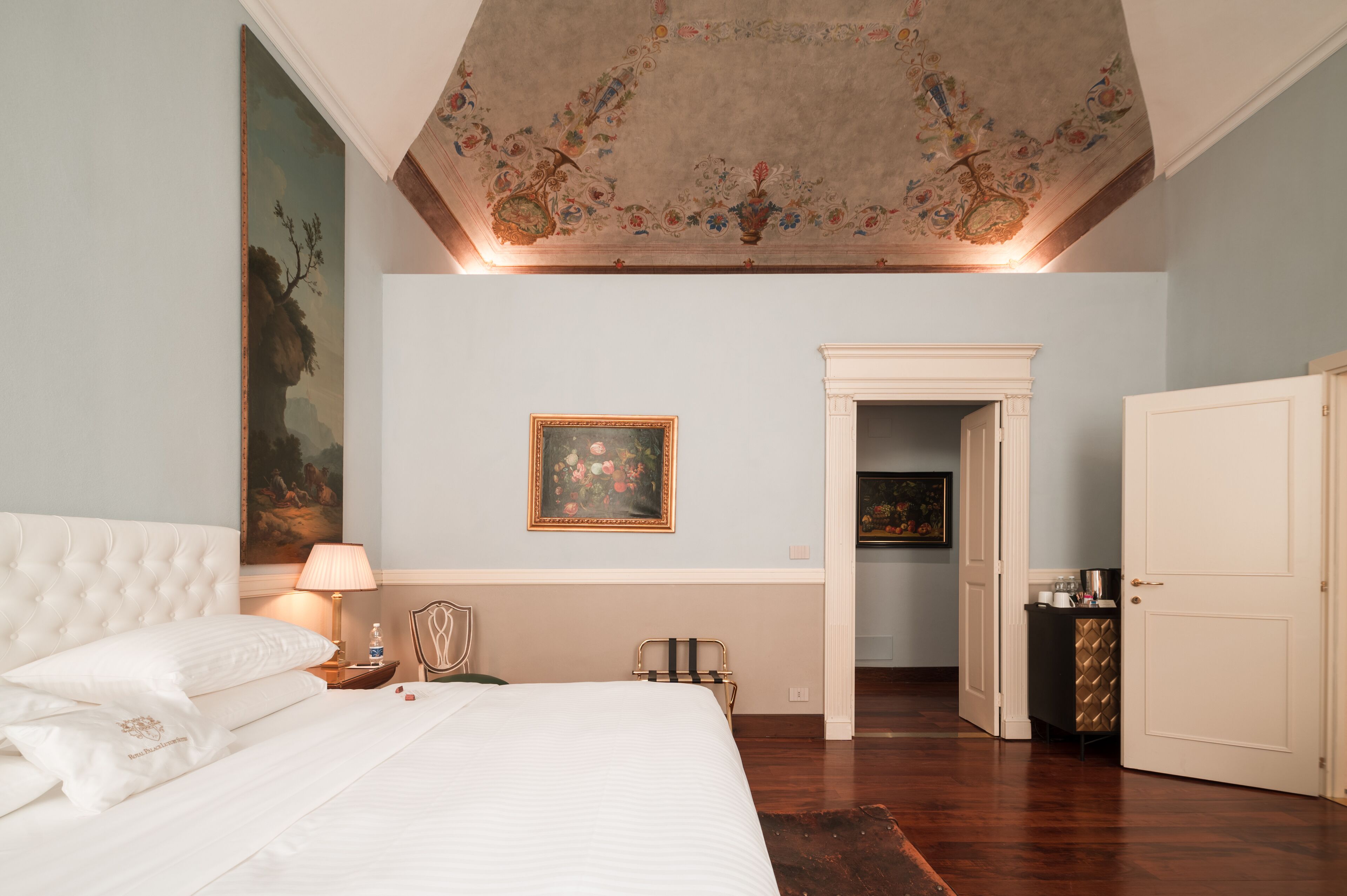 junior suite | free minibar, in-room safe, desk, laptop workspace