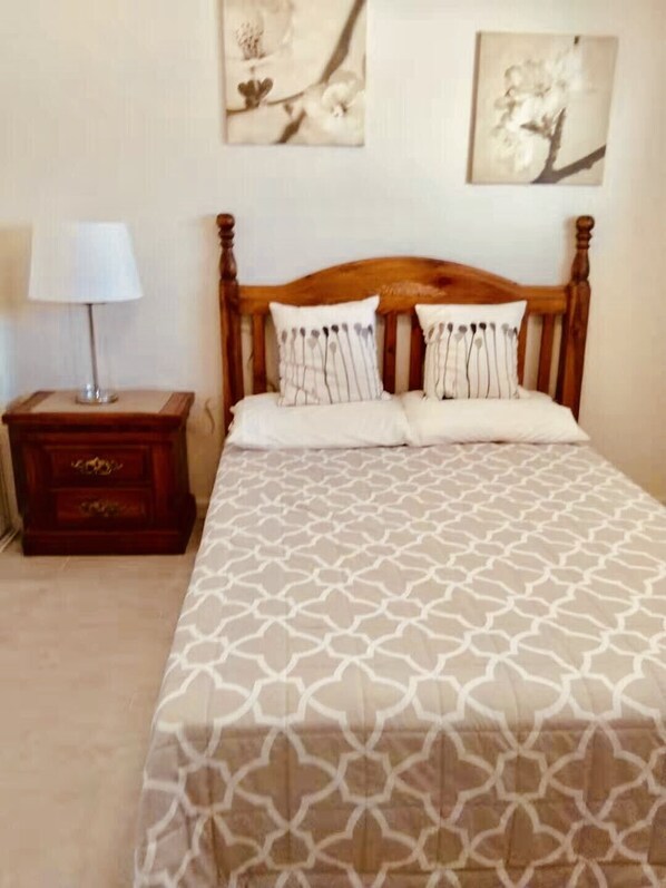 2 bedrooms, in-room safe, WiFi, bed sheets