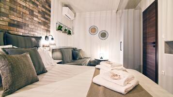 Family House, 2 Bedrooms, Non Smoking, Garden View | 2 bilik tidur, seterika/papan seterika, Wi-fi percuma, cadar katil