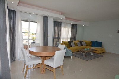 BEAUTIFUL APT SEA VIEW - PARKING / SEA SIDE