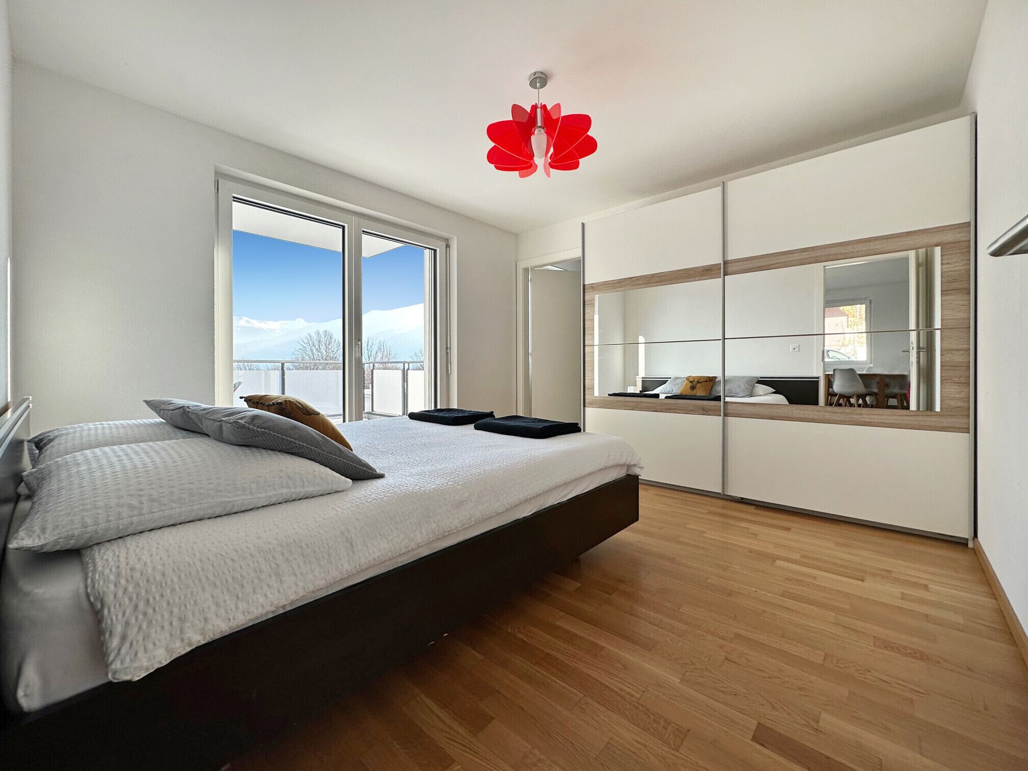 1 dormitori, planxa i posts de planxar, wifi gratuïta i roba de llit 