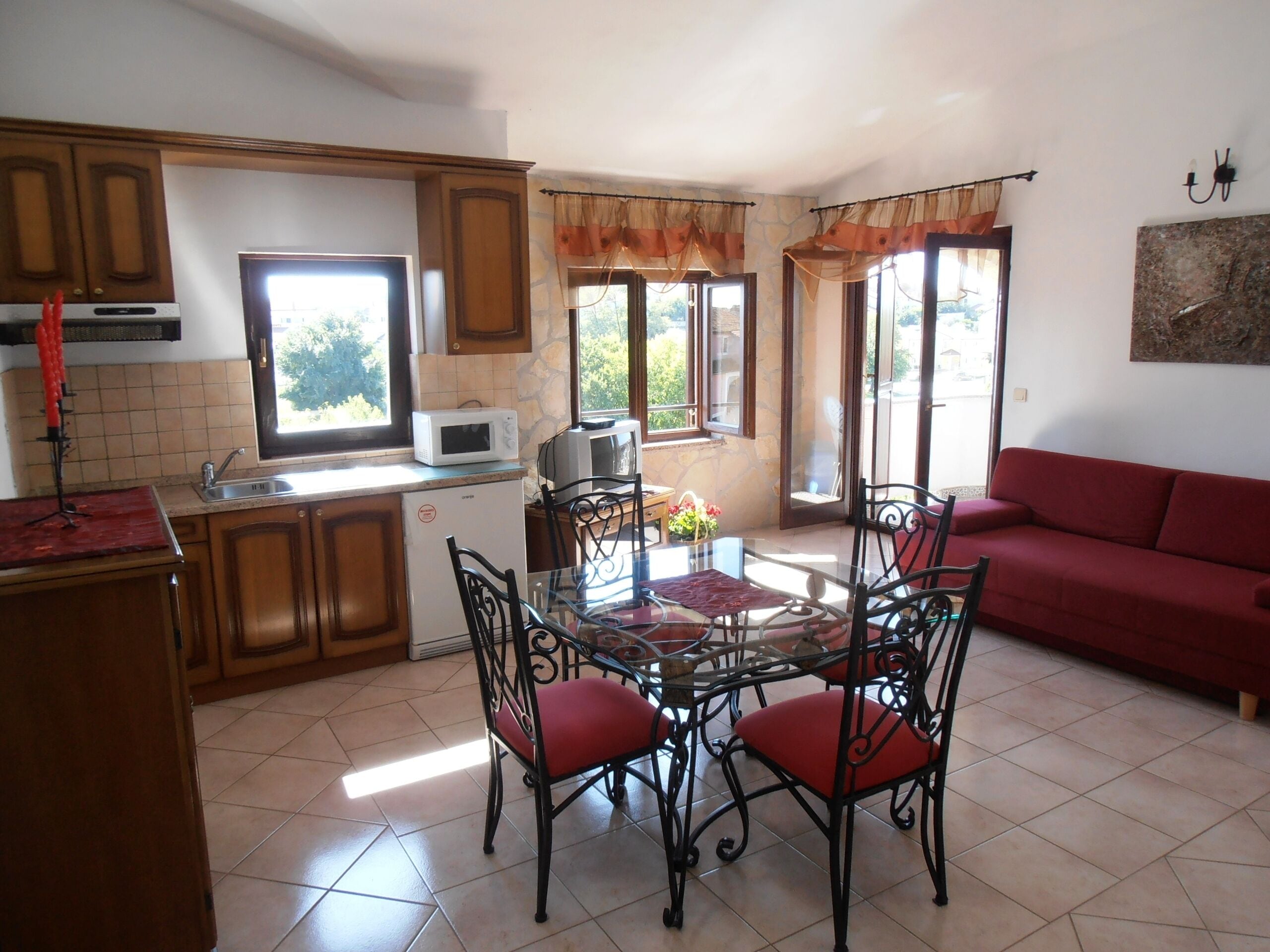 ลักซ์ชัวรี่อพาร์ทเมนท์ (9) | ครัวส่วนตัว | ตู้เย็น, ไมโครเวฟ, เตาประกอบอาหาร, เครื่องชงกาแฟเอสเปรสโซ