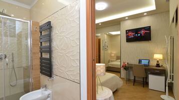 1 bedroom, in-room safe, iron/ironing board, WiFi