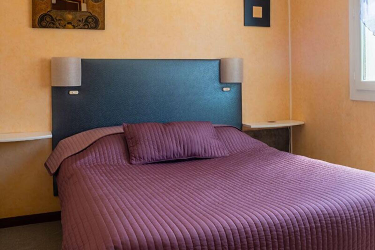 Con stile personalizzato, con arredamento individuale, una scrivania
