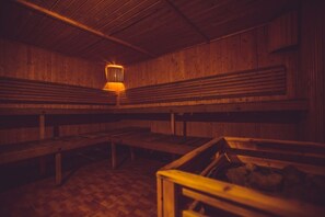 Sauna, vasca idromassaggio, bagno turco, trattamenti per il corpo