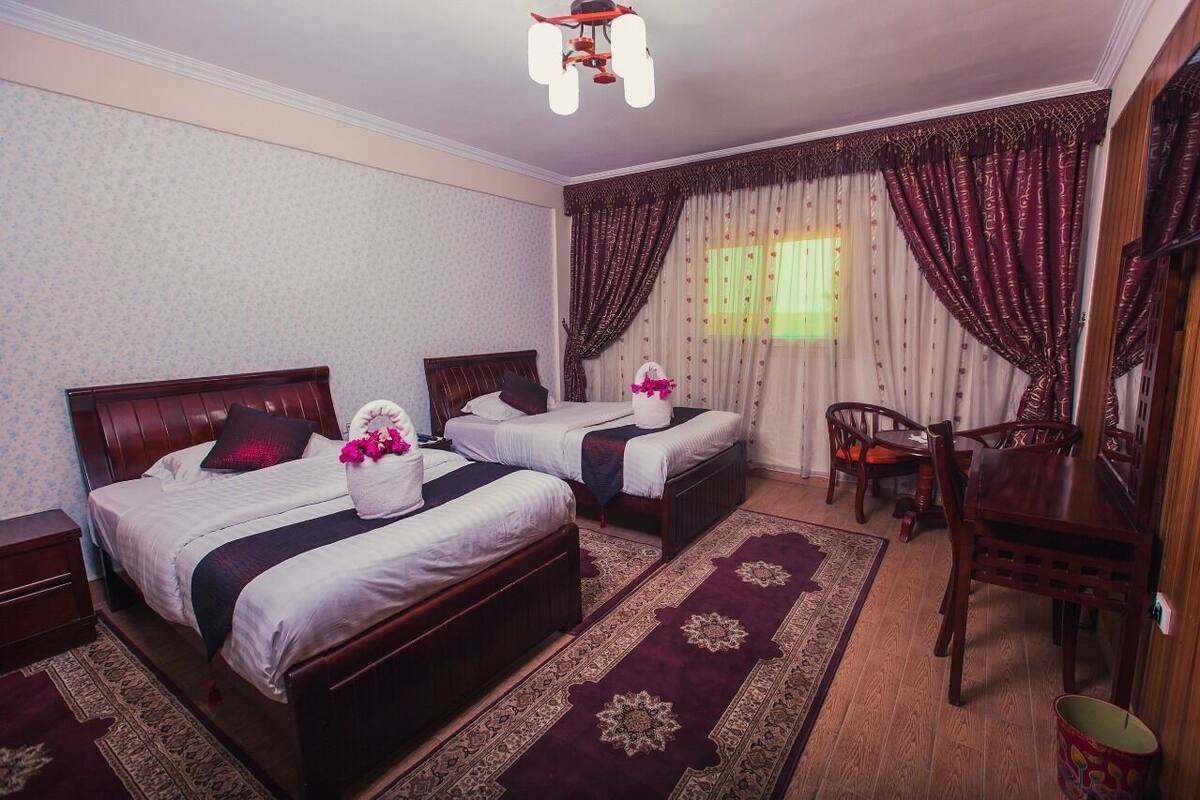 Phòng 3 Tiêu chuẩn | Minibar, két bảo mật tại phòng, bàn, phòng cách âm 