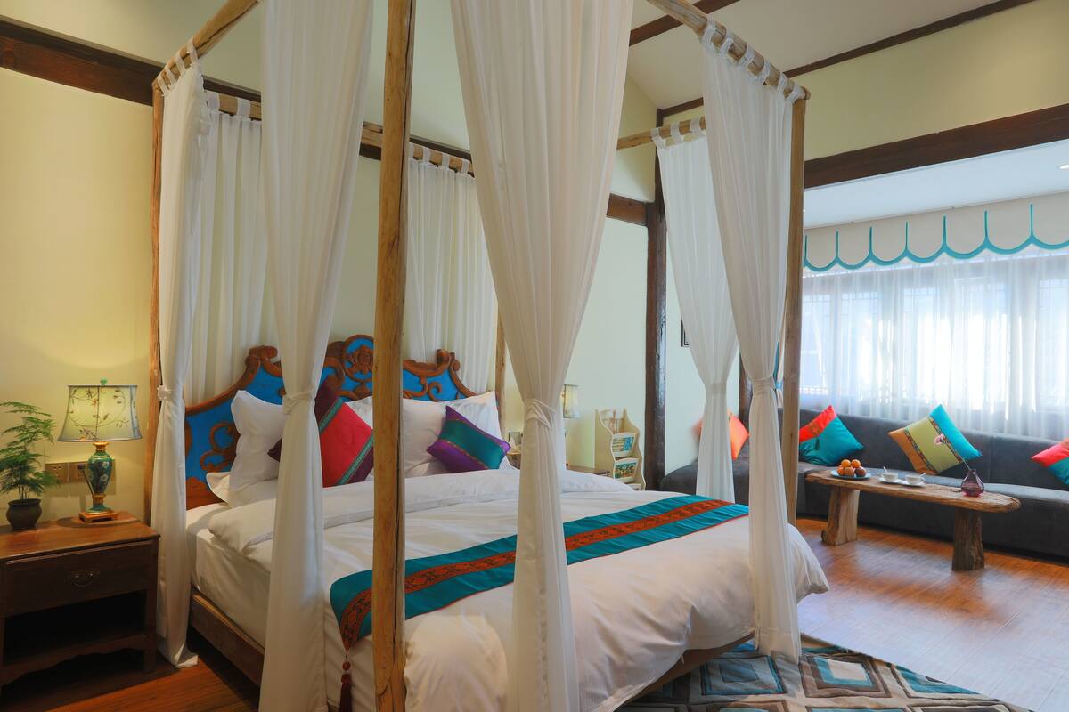 Free WiFi, bed sheets