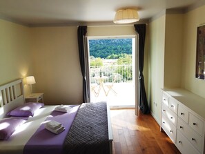 4 chambres, coffres-forts dans les chambres, Wi-Fi gratuit