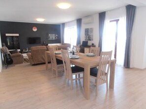 Luxury Apartment | Living area | 34-inch LCD TV with satellite channels, TV - House Davorka (Vrsar)