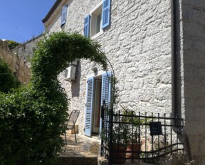 Majoituspaikan sisäänkäynti