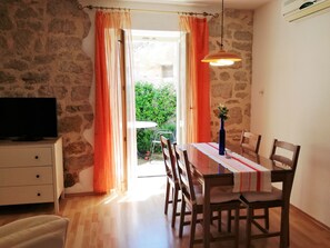 Comfort-huoneisto | Oleskelualue | LCD-televisio