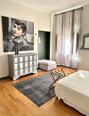 2 bedrooms, desk, iron/ironing board, travel cot