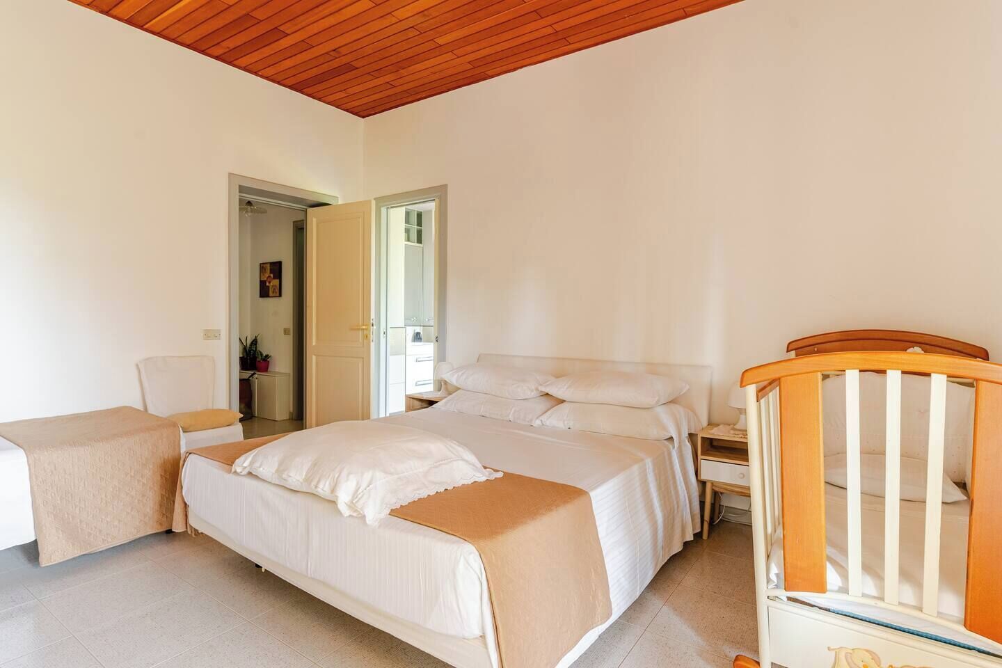 4 sovrum, strykjärn/strykbräda, gratis wi-fi och sängkläder