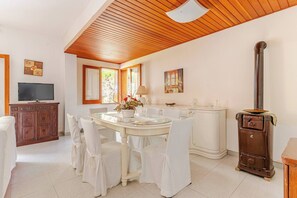 Dining - semidetached beach villa in front of eolian island near Milazzo: Tindari (furnari)