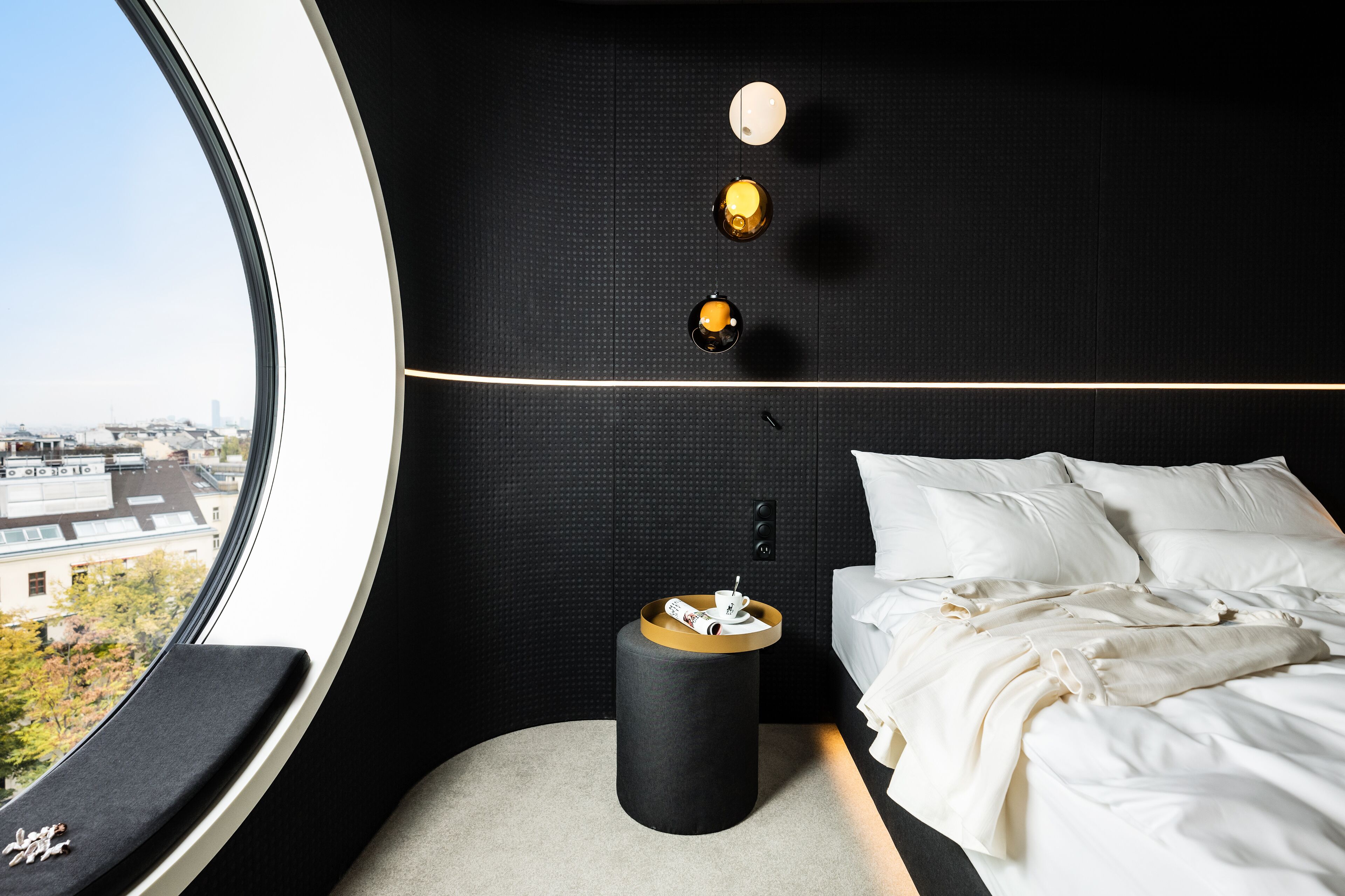 standard room, city view | down duvets, in-room safe, desk, soundproofing