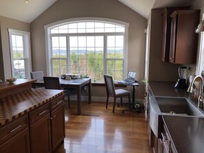Fridge, microwave, oven, stovetop - Nature's Nook on the Eastern Shore (Musquodoboit Harbour)
