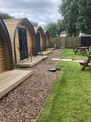 Terrace/patio - The Pirate Inn (Penzance)