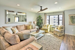 TV, table football, ping pong - Summer Winds Resort Condo w/ Ocean Views! (Atlantic Beach)
