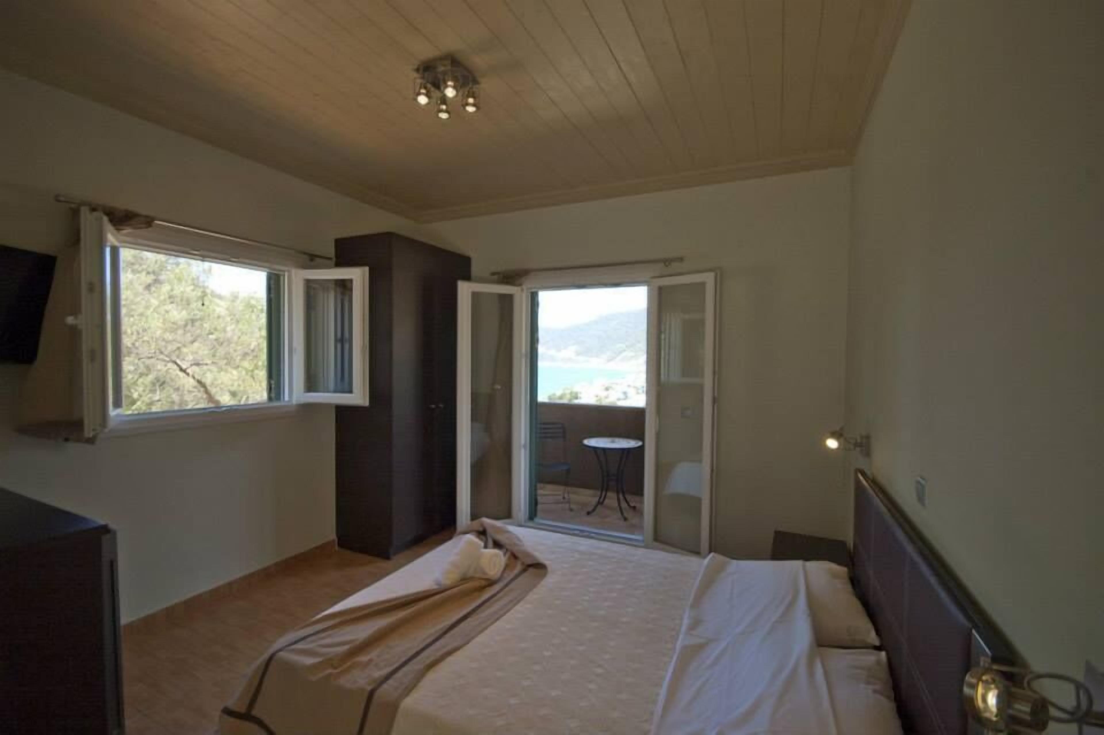 Desk, laptop workspace, soundproofing, travel cot