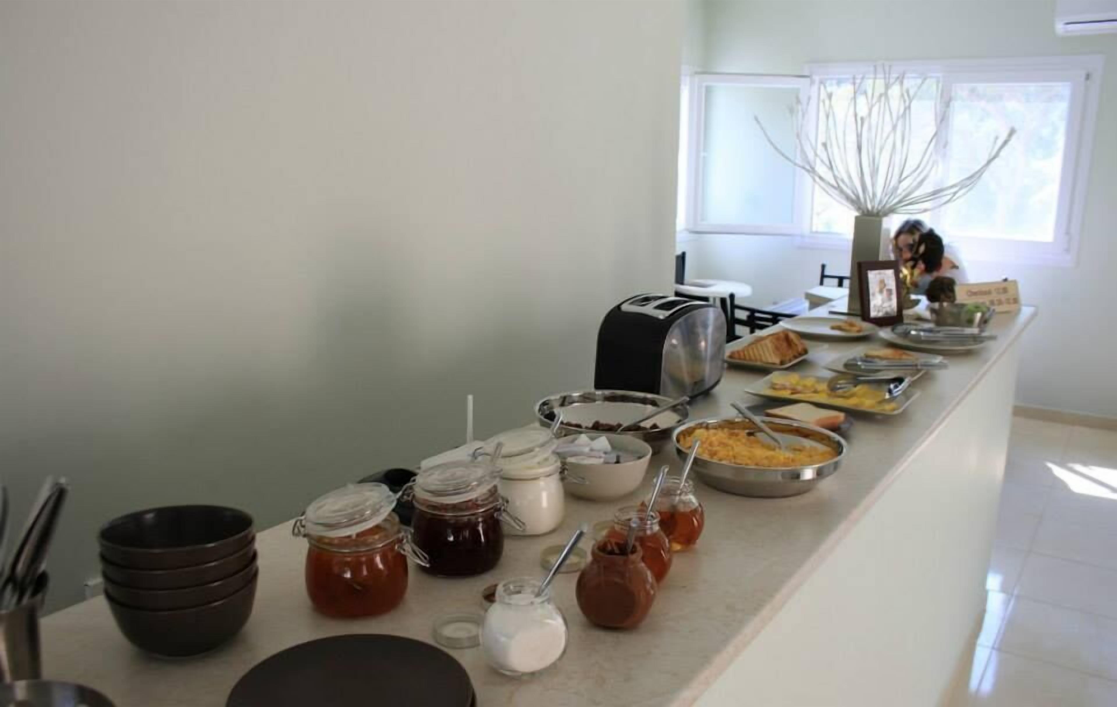 Daily buffet breakfast for a fee