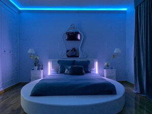 Comfort Suite, Ensuite, Park View (Bleuet) | Premium bedding, memory-foam beds, blackout curtains, free WiFi - Le Domaine de la Clotière (La Guerche-de-Bretagne)