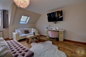 Suite estándar, baño privado (Nougat) | Colchones viscoelásticos, cortinas opacas, camas supletorias gratuitas