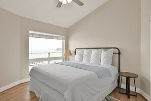 4 bedrooms, WiFi, bed sheets