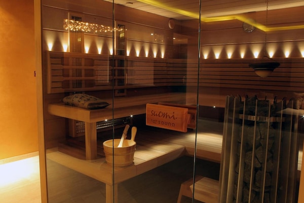 Sauna seca, banheira de hidromassagem, sauna a vapor