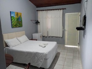 Standard-Doppelzimmer | Minibar, kostenloses WLAN, Bettwäsche