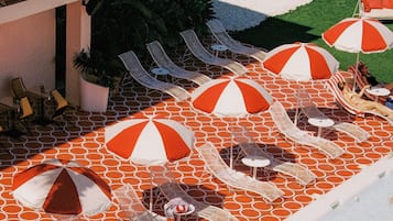 Outdoor pool, sun loungers