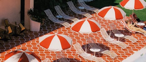Outdoor pool, pool loungers