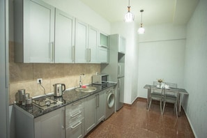 Apartment, Balcony | Private kitchen