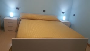 Standard-Doppelzimmer (101) | Minibar, Zimmersafe, Verdunkelungsvorhänge, schallisolierte Zimmer
