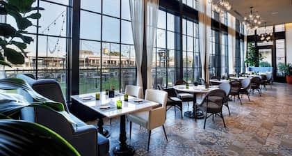 Hotel Vin, Autograph Collection