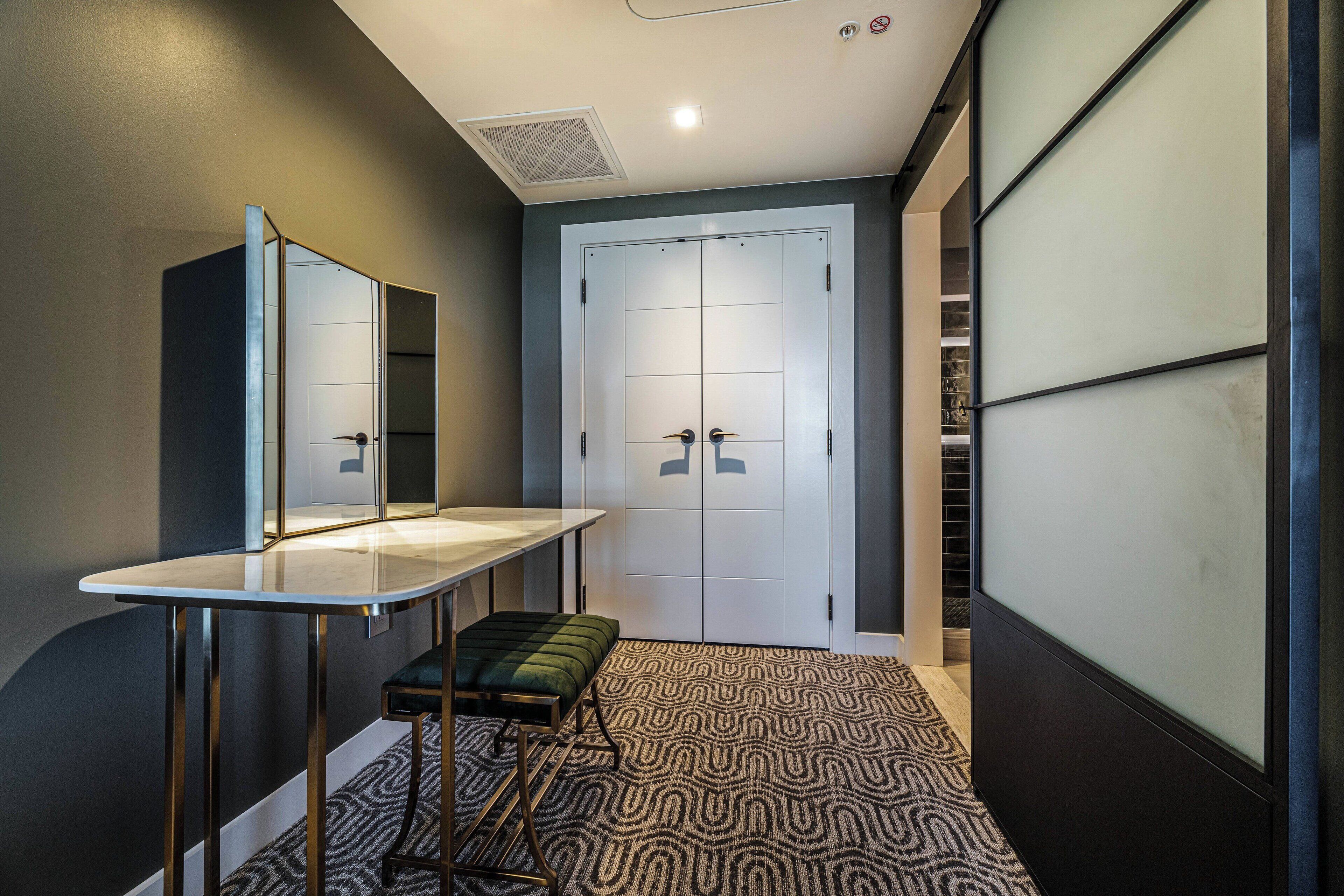 1 bedroom, premium bedding, minibar, in-room safe