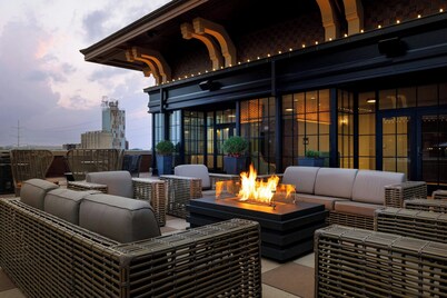 Hotel Vin, Grapevine, Autograph Collection