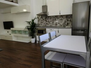 Frigorífic, microones i torradora 