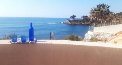 Villa front de mer, terrasse et clim, 5 min plage
