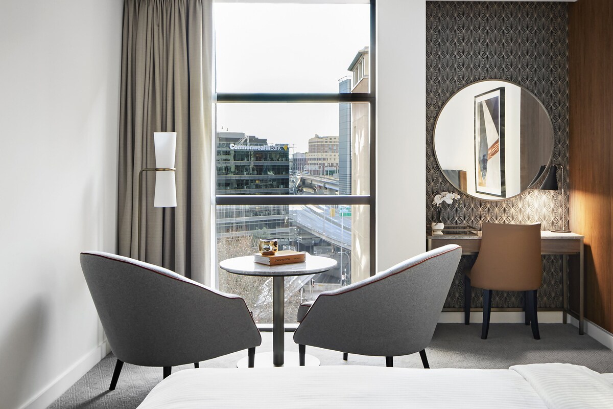 Luxe beddengoed, donsdekens, pillowtop-bedden, een minibar