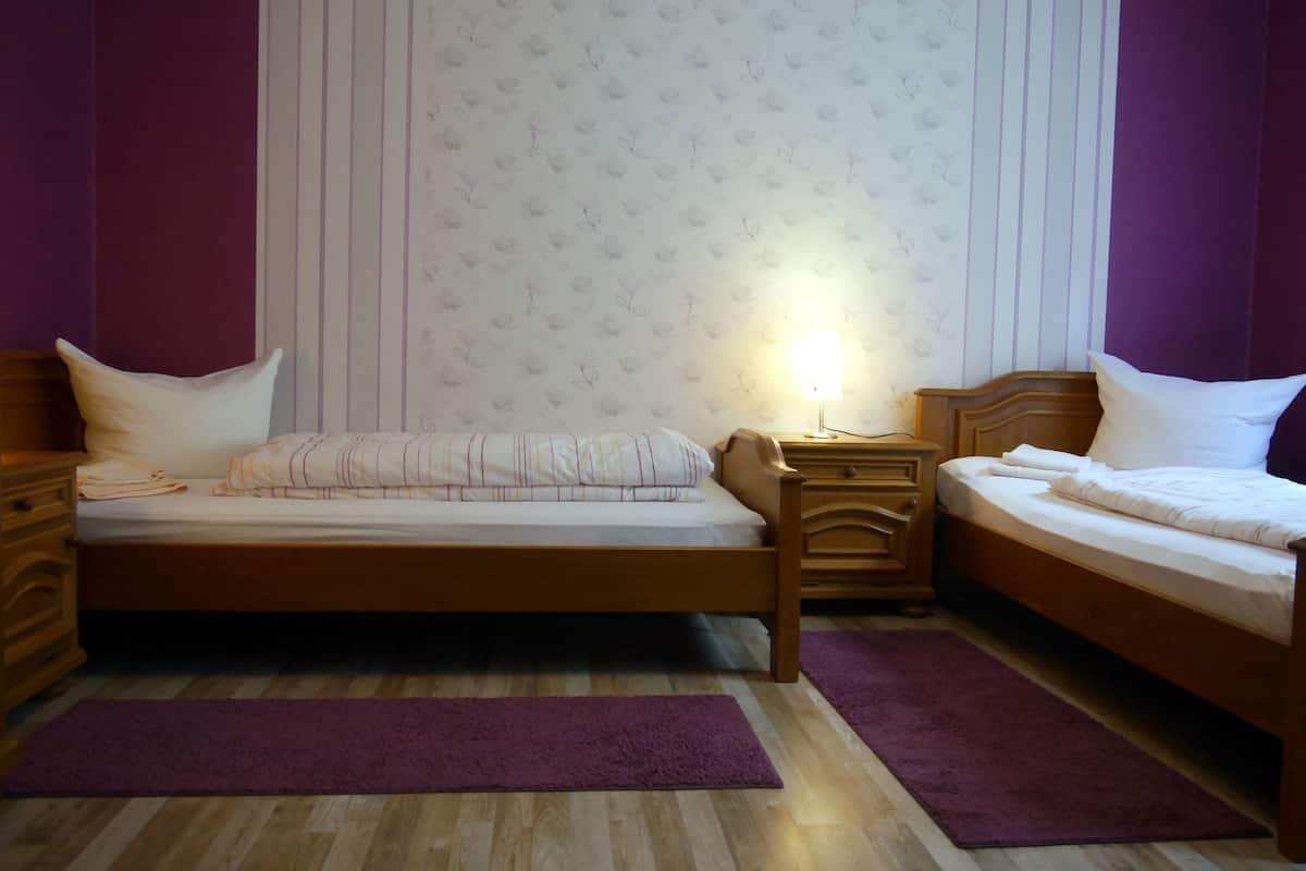 Standard Double or Twin Room, Private Bathroom | 1 bedroom