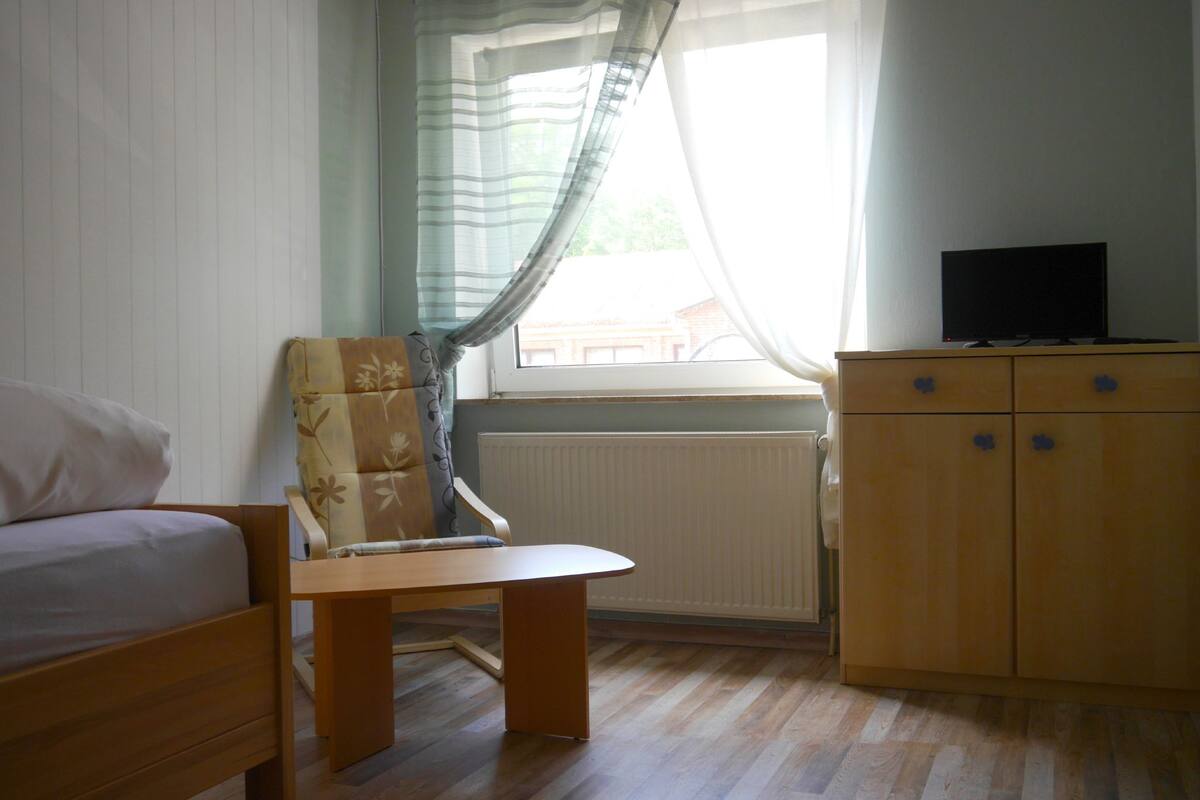 Standard Single Room, Private Bathroom | 1 bedroom