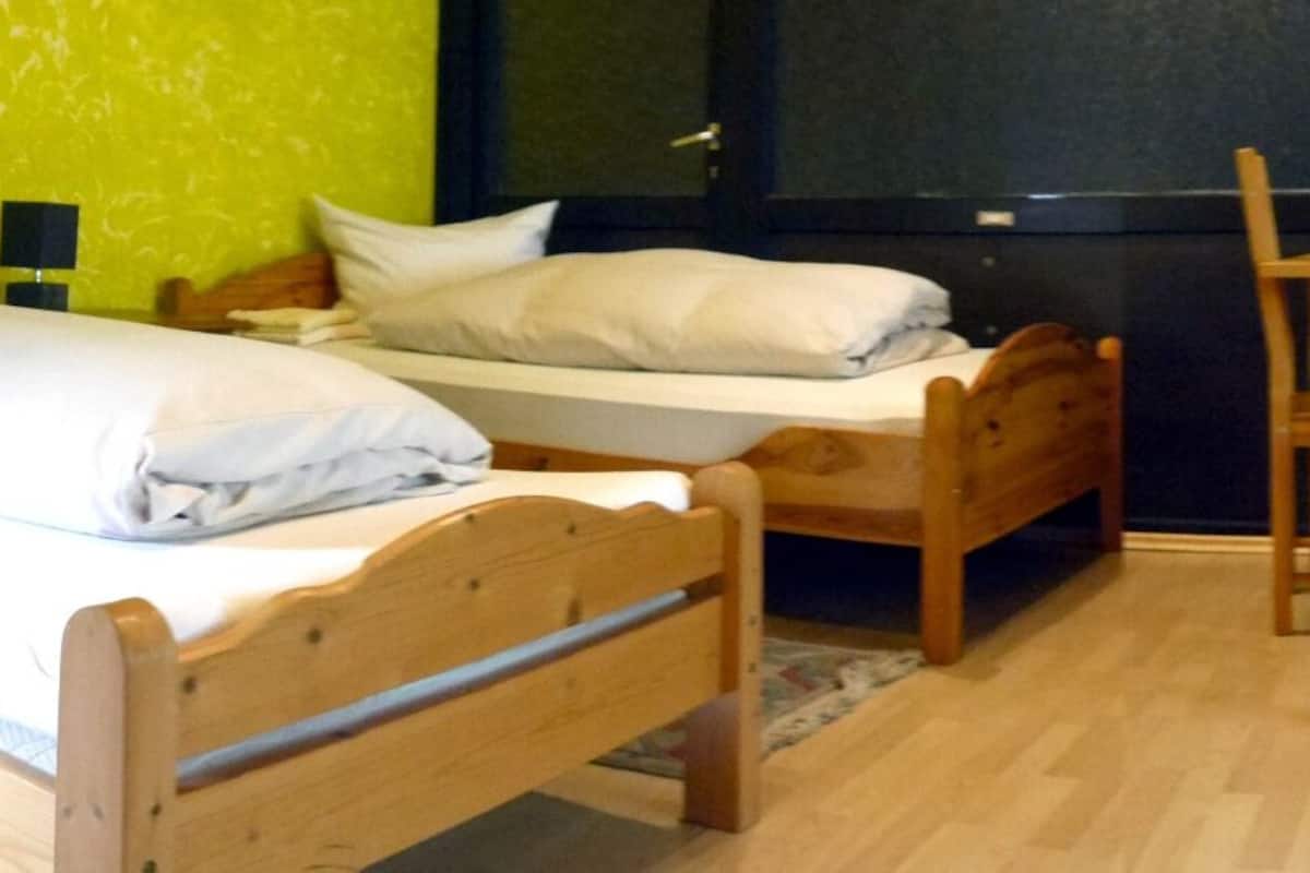 Căn hộ dành cho gia đình, có phòng tắm riêng (Apartment 9 )