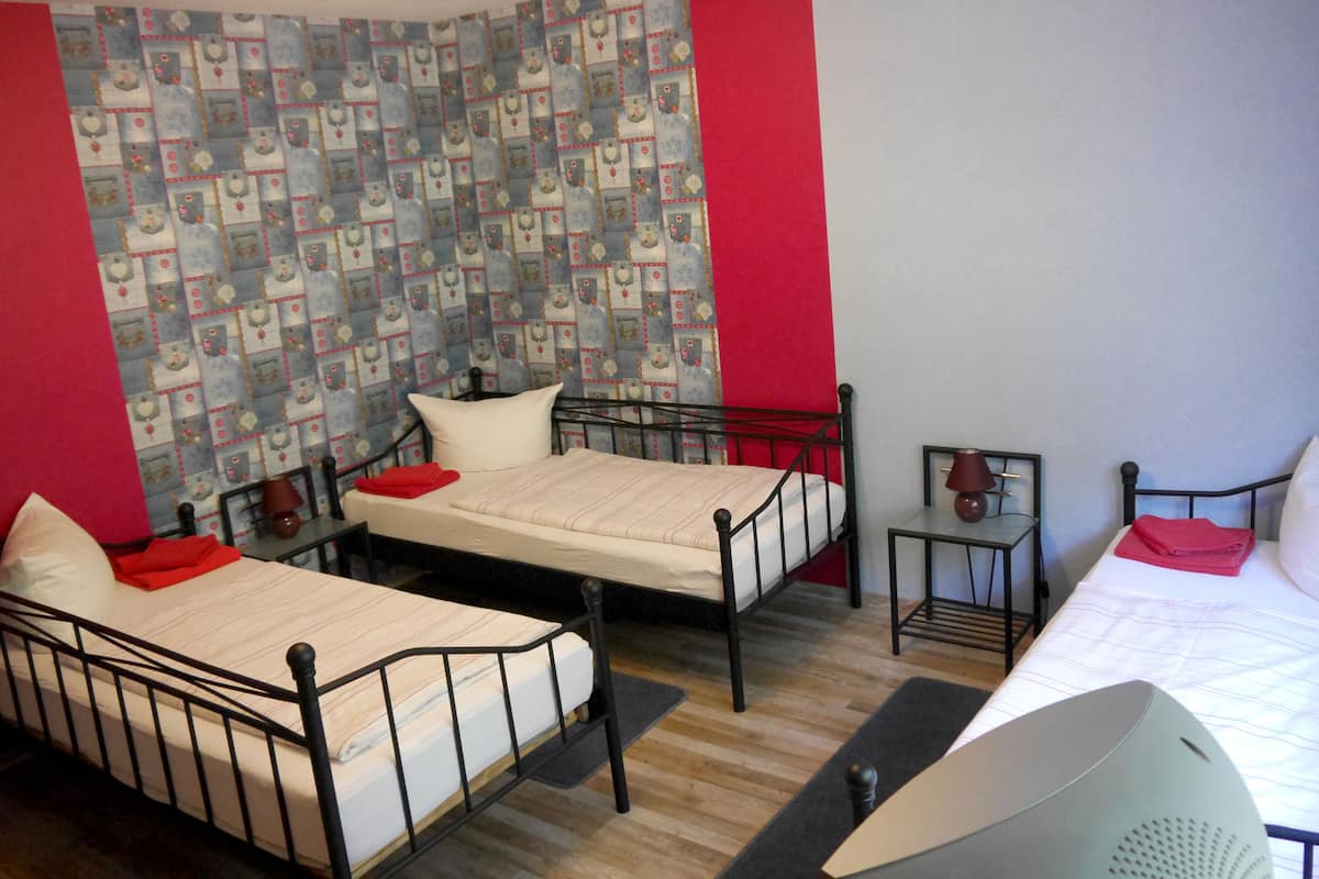 Standard Triple Room, Private Bathroom | 1 bedroom