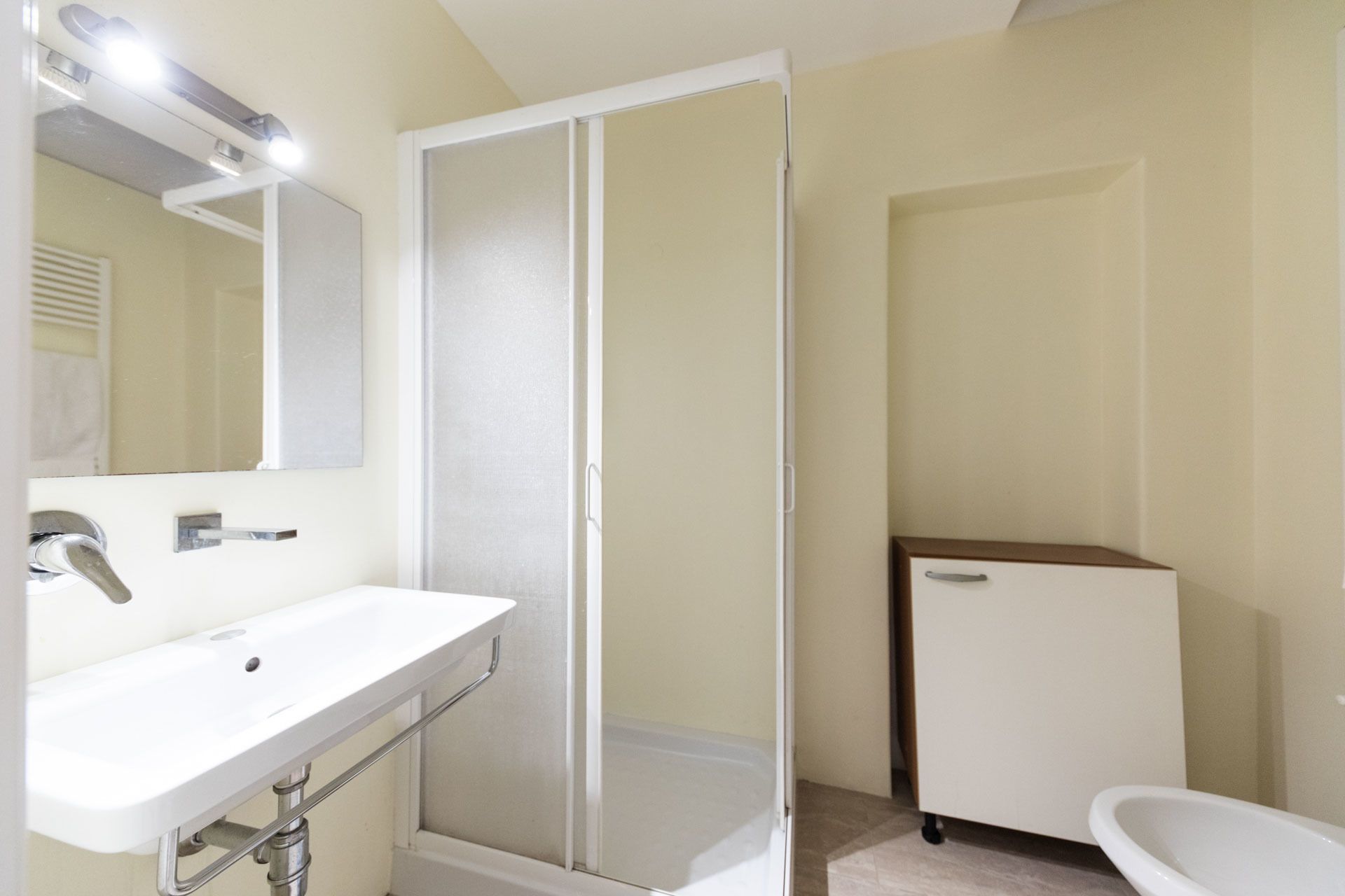 Appartement, 3 slaapkamers | Badkamer | Een douche, een regendouche, een haardroger, een bidet