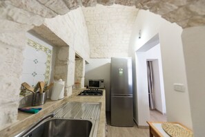 Huoneisto, 3 makuuhuonetta | Yksityinen keittonurkkaus | Täysikokoinen jääkaappi, mikroaaltouuni, uuni, liesi