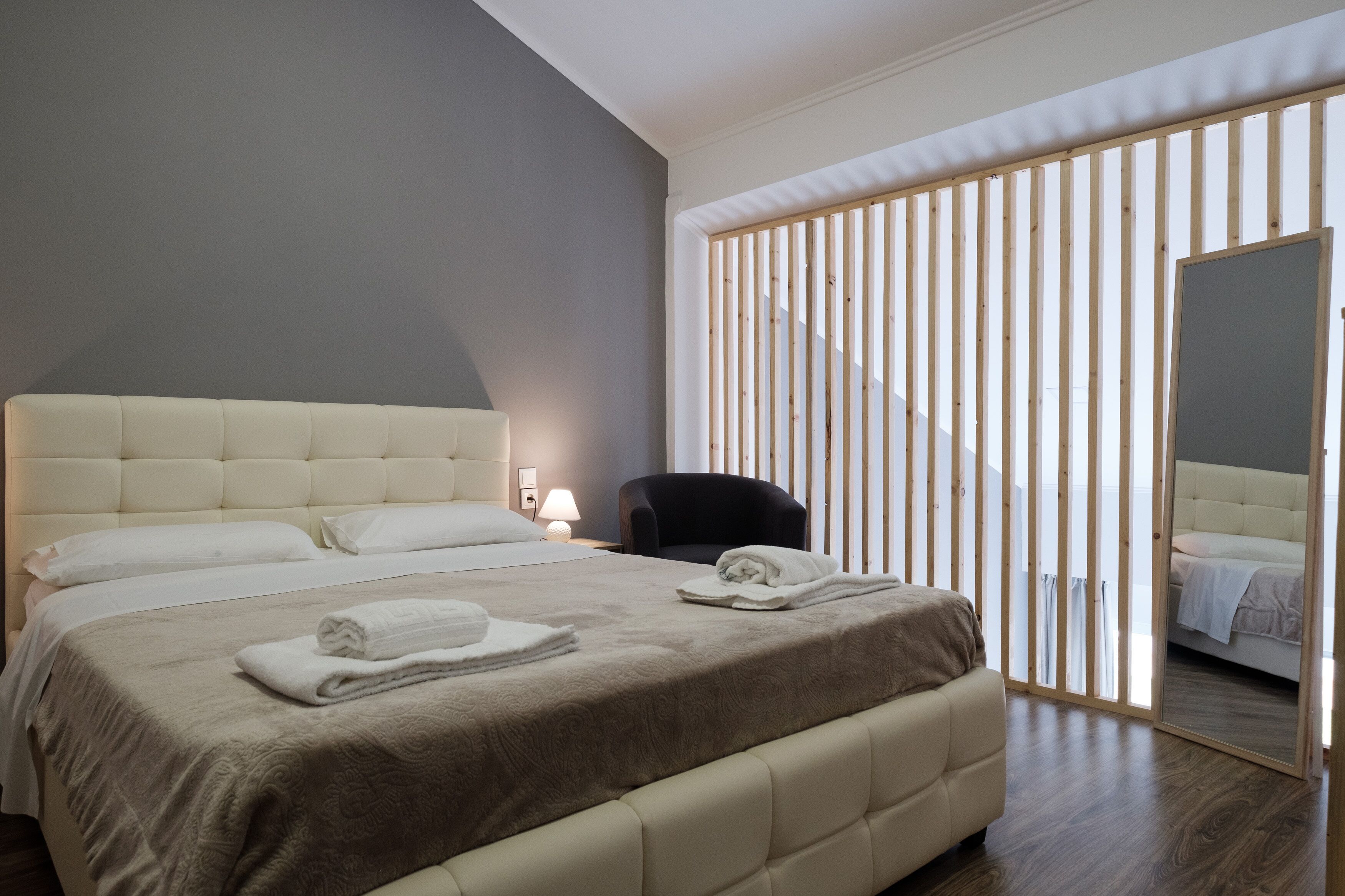 Sviitti (2 floors) | Äänieristys, ilmainen Wi-Fi, vuodevaatteet, pääsy pyörätuolilla